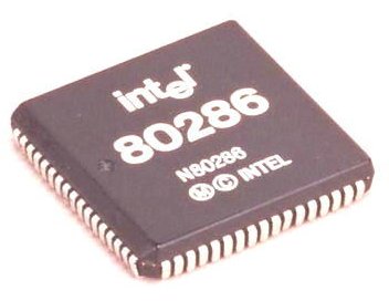 Obudowa Charakterystyka produkowany od 1982 magistrala adresowa - 24 bity (16 MB pamięci fizycznej) magistrala