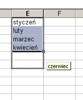 Wypełnianie komórek seriami Przeciąganie wartości w Excelu działa użyteczny mechanizm przeciągania danych do innych komórek tak, by w komórkach wypełnianych pojawiły się nowe