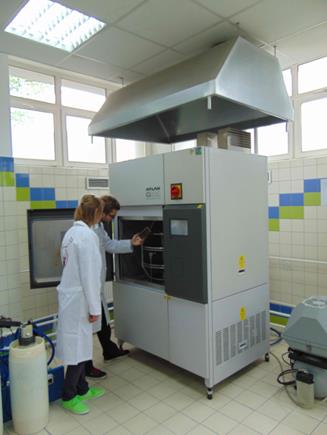 Instytut Technologii Polimerów i Barwników PŁ BIODEGRADACJA, STARZENIE, RECYKLING Biodegradowalne materiały polimerowe Tworzywa polimerowe i kompozyty o kontrolowanym czasie starzenia Proekologiczne