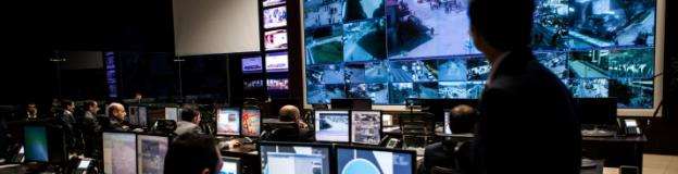 STAŁA KOMUNIKACJA PTT naciśnij i mów Komunikacja bezpośrednia i bez zasięgu sieci SPECJALIZOWANE RADIOTELEFONY Odporne i intuicyjne Zawsze