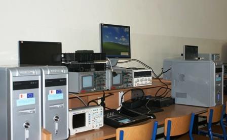 TECHNIK ELEKTRONIK E6: Wykonywanie instalacji urządzeń elektronicznych E20: Eksploatacja urządzeń Zajmuje się
