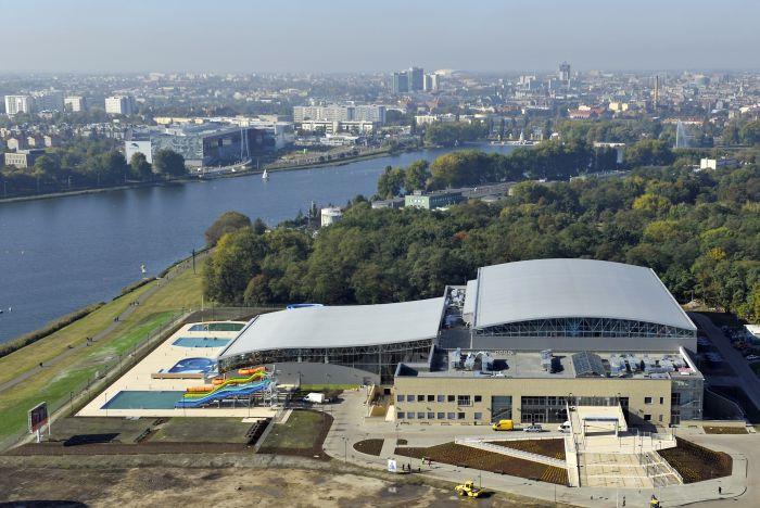 Termy Maltańskie w Poznaniu Kompleks obejmuje zespół olimpijskich basenów sportowych i rekreacyjnych wraz z odnową