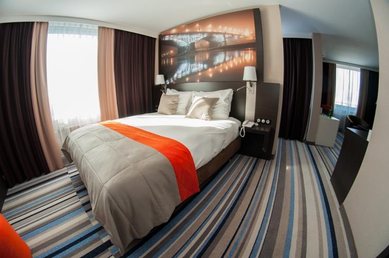 Hotel Mercure - Warszawa kompleksowa modernizacja 336 apartamentów hotelowych wraz z korytarzami;