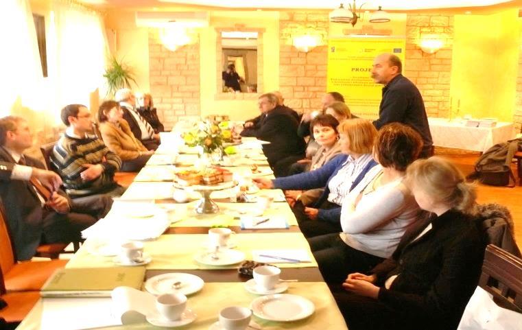 Spotkanie rekrutacyjne Na początku kwietnia 2011 roku odbyło się spotkanie rekrutacyjne, które zainaugurowało działania w ramach projektu Decydujmy Razem.