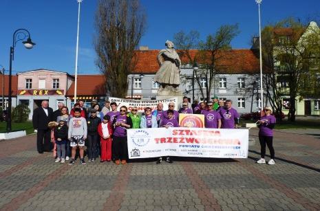 W sferze podtrzymywania tradycji narodowych: Harcerski Krąg Seniorów, Stowarzyszenie Miłośników Zabytków Historycznych.