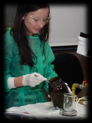 Na lekcjach chemii przeprowadzamy