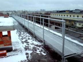 Wysoką jakość wykonania zapewniamy poprzez: - Zabezbieczenie antykorozyjne: - Cynkowanie ogniowe - Lakierowanie natryskowe-elektrostatyczne lub hydrodynamiczne wysokojakościowymi środkami