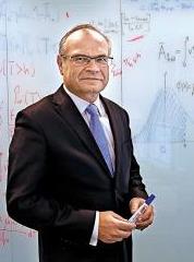 Prelegenci Krzysztof Stroiński Krzysztof Stroiński jest partnerem w dziale usług aktuarialnych i ubezpieczeniowych. Kieruje zespołem świadczącym usługi aktuarialne dla wielu klientów Europy Środkowej.