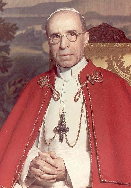 Papież Pius XII dokonuje poświęcenia świata Niepokalanemu Sercu Maryi 31. 10.