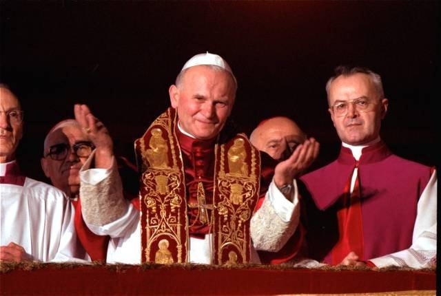 Pontyfikat Pontyfikat jest to czas w jakim Papież sprawuje funkcję Głowy kościoła. 16 października 1978 r. ok. godz. 17 15 kolegium kardynałów wybrało 264 papieża.