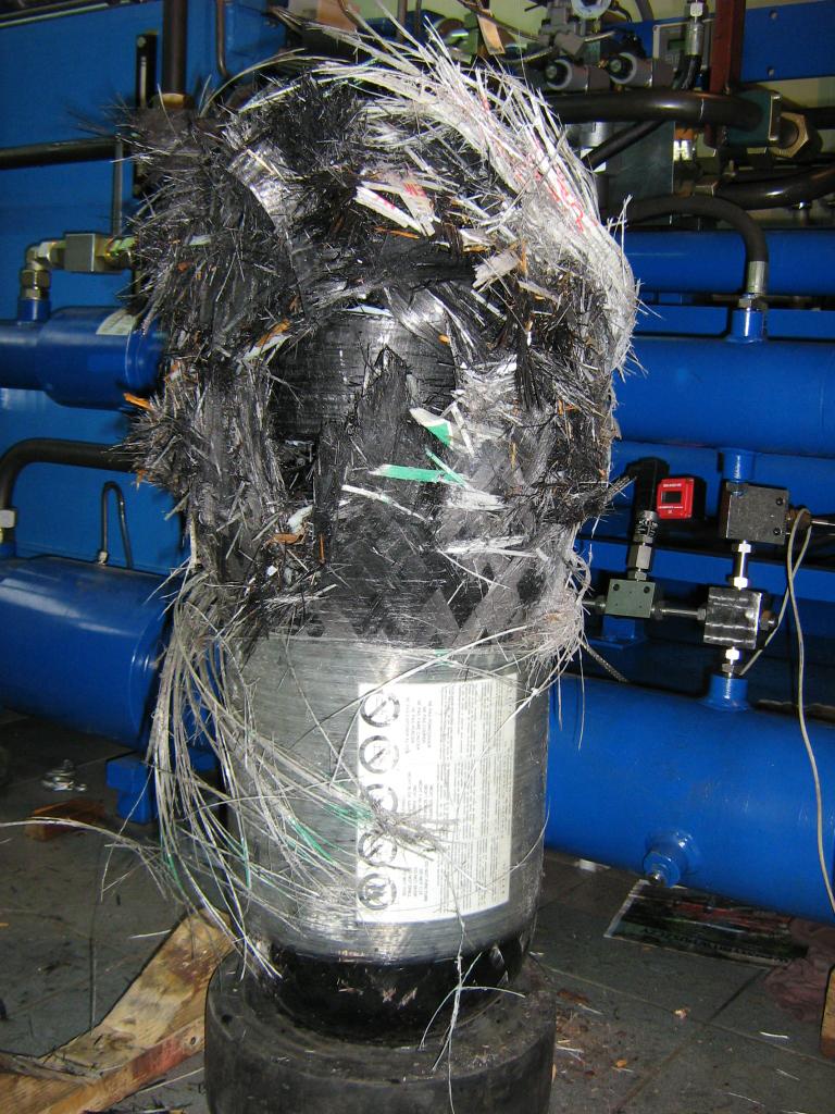 28 13th Summer School on Fracture Mechanics Hydrostatic expansion test Water jacket test Water jacket test procedure: 1.
