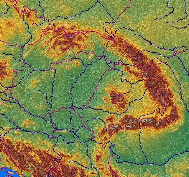 Karpaty Wymiary Długość 1500 km Szerokość 100-500 km Granice Dunaj okolice