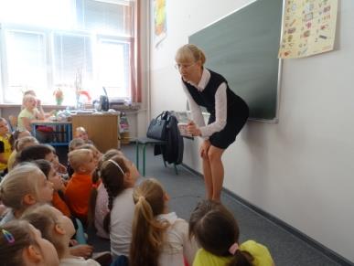 Zapraszamy pracowników banku do naszej placówki na zajęcia edukacyjne Spotkanie z uczniami klas pierwszych - zapoznanie z ofertą PKO BP dla dzieci 13.10.2014r. - 3 spotkania.