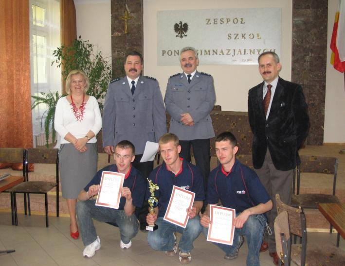 Policjanci z Wydziału Ruchu Drogowego Komendy Powiatowej Policji w Dąbrowie Tarnowskiej co