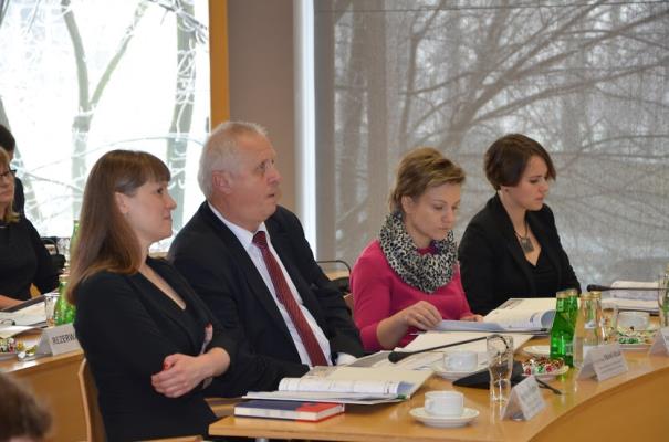 OPOLSKA KONFERENCJA MONITOROWANIA I EWALUACJI POLITYK PUBLICZNYCH W dniach 10-11 grudnia 2014 r. Urząd Marszałkowski Województwa Opolskiego zorganizował konferencję dot.