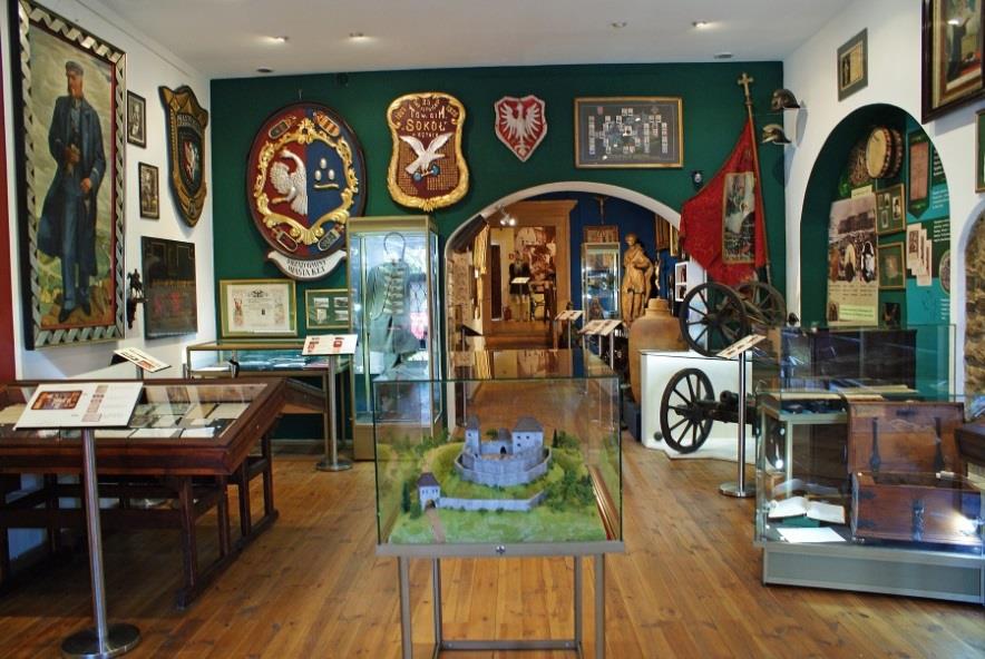 Muzeum im. Aleksandra Kłosińskiego w Kętach Muzeum gromadzi przedmioty związane z historią, życiem codziennym mieszkańców Kęt i pogranicza śląsko-małopolskiego. Zbiory liczą ponad 4 tys. eksponatów.