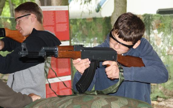 TRAMP CAMP SZKOLENIA - OBOZY Survivalowe - ZIELONE SZKOLY Dodatkowo możemy zapewnić racje żywnościowe, z których korzysta Wojsko Polskie na misjach zagranicznych w Iraku i Afganistanie.