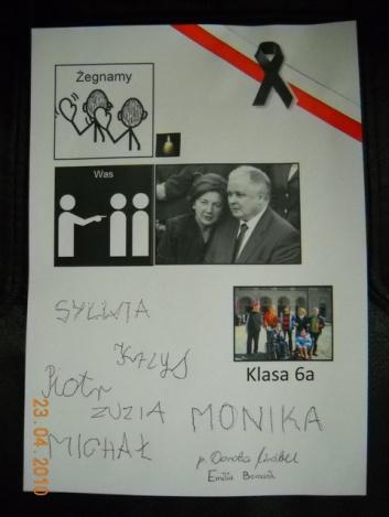 Przed Pałacem zapaliliśmy znicz W księdze kondolencyjnej zamieściliśmy list pożegnalny.
