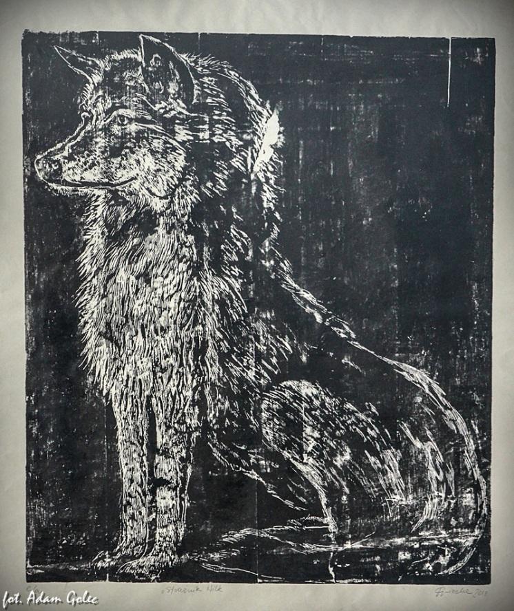 Grafika Strażnik Wilk. Ofiarodawca: Joanna Gałecka - artystka grafik.