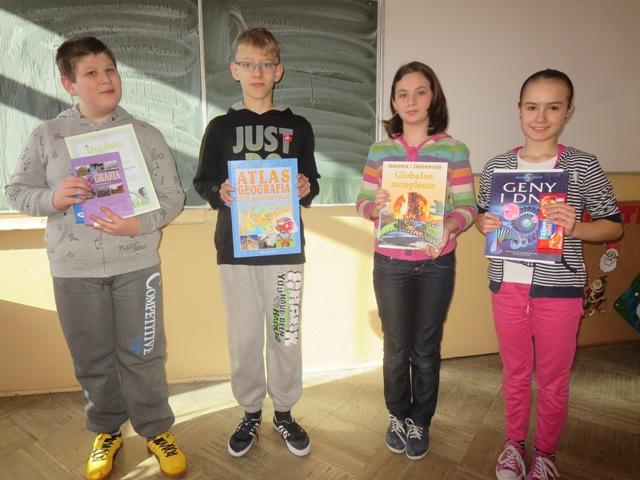 Z ATLASEM PRZEZ ŚWIAT KONKURS PRZYRODNICZY DLA UCZNIÓW KLASY V I VI SZKOŁY PODSTAWOWEJ Dnia 12.01.2015 r. odbył się I etap konkursu przyrodniczego Z atlasem przez świat dla uczniów klas V i VI.