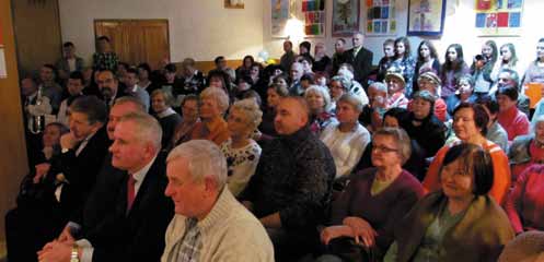 radomskich mediów. Koncert podzielony był na dwie części. Część pierwsza były to polskie kolędy, druga to najpopularniejsze utwory muzyki poważnej, rozrywkowej oraz jazzowej.