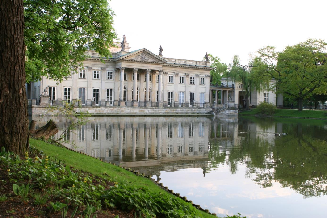 zagłębiać tajniki kultury i sztuki, gdyż jest to muzeum i park.