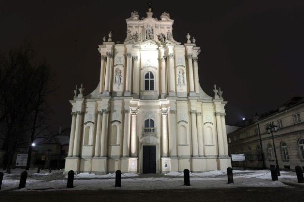 Kościół Wizytek Krakowskie Przedmieście 34 Kościół wizytek w warszawie jest jeszcze starszą budowlą wartą obejrzenie który powstał w latach 1728-1761 Fasada kościoła