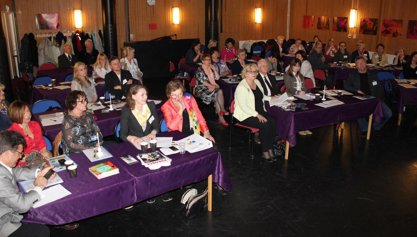 D E I KWARTALNIK NR 3 (2) CZERWIEC 2014 MnoŻenie przez Dzielenie Edukacja Dla Integracji PL NL DE CZ SE EL LV LT FR Ten projekt został zrealizowany przy wsparciu finansowym Komisji Europejskiej.