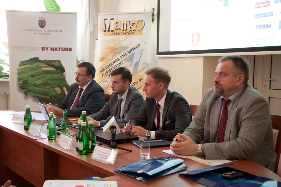 Eksperci Podczas konferencji prasowej Studenci z Europy niewykorzystany potencjał?