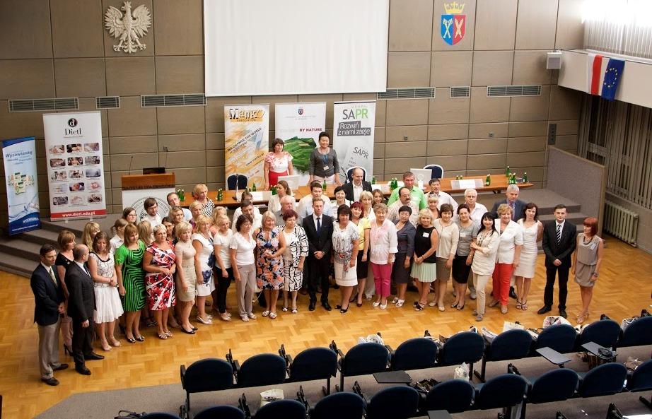 Apel organizatorów II Międzynarodowego Zjazdu Dyrektorów i Rekruterów Szkół Średnich z Europy do rządu, władz miast i województw Apel Do Rządu, Władz Miast i Województw o poważne potraktowanie