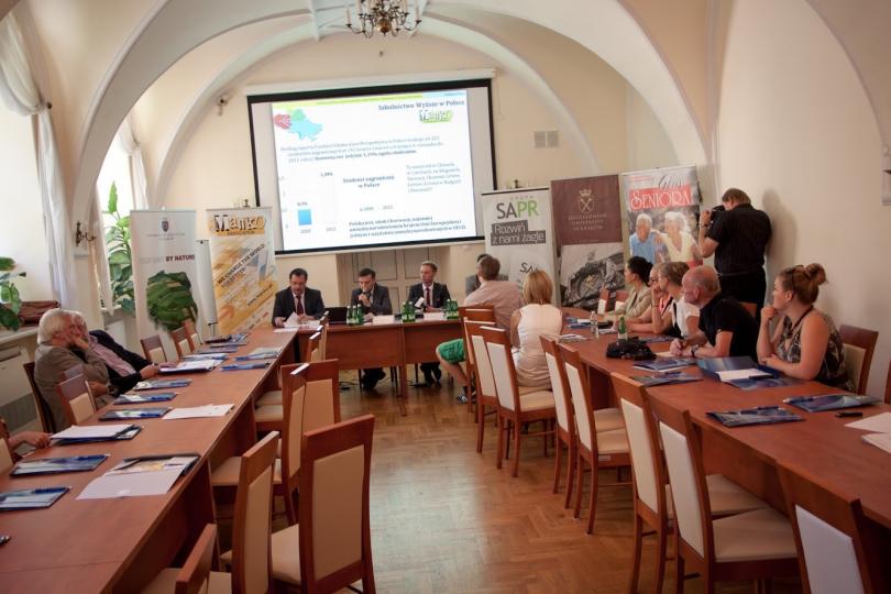 Konferencja prasowa Studenci z Europy niewykorzystany potencjał?