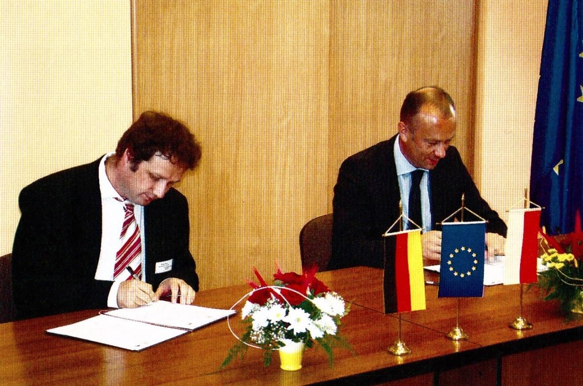 DEKLARACJA WSPÓŁPRACY Dużym sukcesem w zakresie współpracy polskich i niemieckich służb zatrudnienia było podpisanie w dniu 27 czerwca 2008 roku deklaracji chęci i gotowości do współpracy Powiatowego