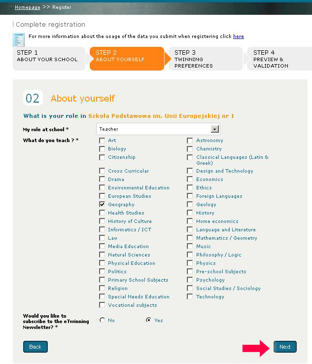 2. REJESTRACJA SZKOŁY I NAUCZYCIELA PROCES REJESTRACJI 2. Druga strona - O Tobie/About Yourself: Tutaj rejestrujący określa swoją rolę w szkole (nauczyciel, dyrektor, bibliotekarz, itd.).