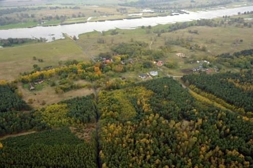 Oprócz wymienionych w prezentacji inwestycji i przedsięwzięć, wykonano również szereg prac konserwatorskich, napraw i remontów mienia gminnego. Gmina Boleszkowice ul.