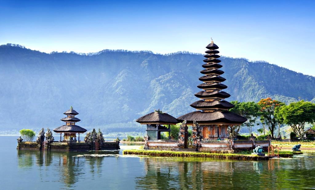 Indonezja jest fascynującą mieszanką kulturową i krajem ze wspaniałymi widokami.