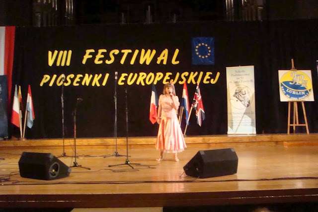VIII Festiwal Piosenki Europejskiej w Lublinie Zwyciężczyni naszego szkolnego Konkursu Piosenki Europejskiej. Katarzyna z kl.