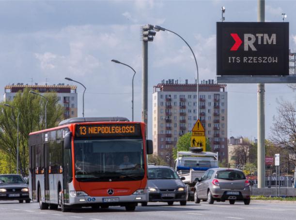 Rzeszowski Inteligentny System Transportowy System Obszarowego Sterowania Ruchem Drogowym (SOSRD) wspomaga zarządzanie ruchem w zależności od jego natężenia, poprzez dynamiczną optymalizację