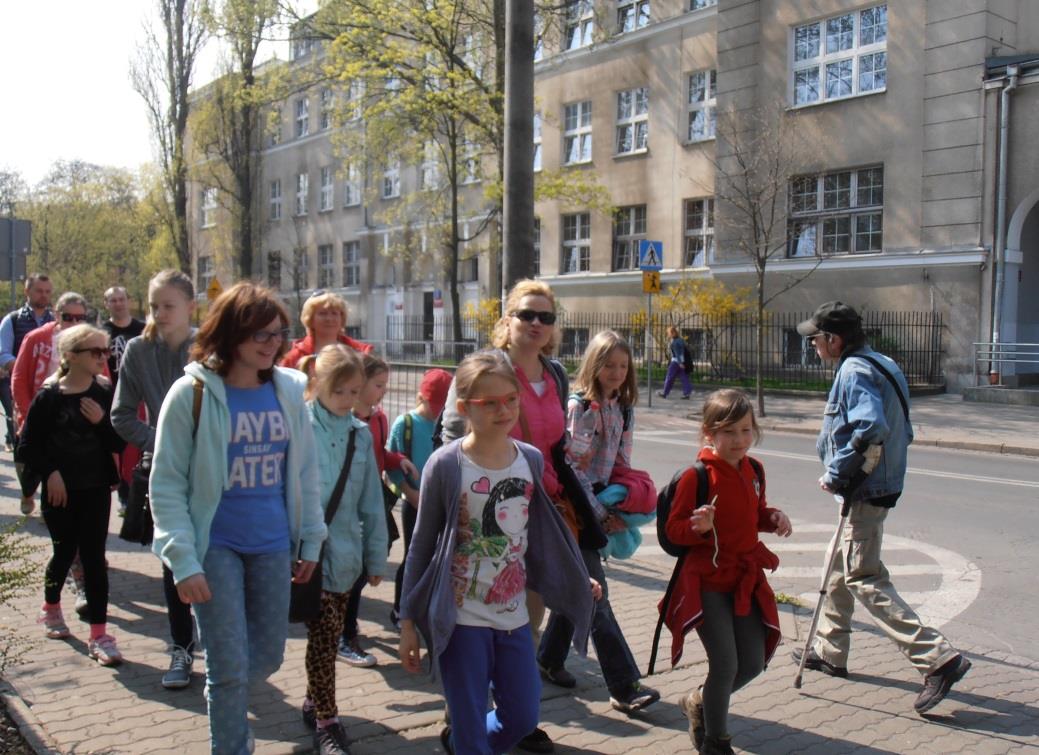 Przedwojenny budynek kompleksu szkół Ul. Otwocka róg Siedleckiej.