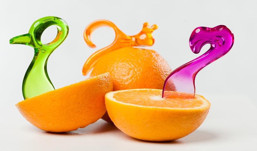 6. Fresh Vitamins Projektant/Firma: Koziol Rok i miejsce produkcji: 2011 r.; Niemcy Komplet akcesoriów do owoców: łyżeczka do kiwi, łyżeczka do grejpfrutów oraz obierak do cytrusów.