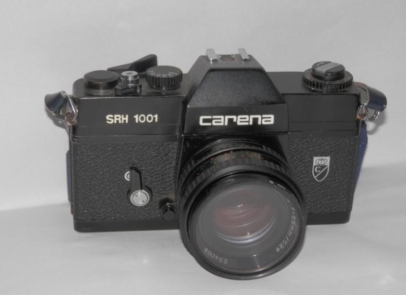 6. Aparat Carena SRH 1001 Projektant/Firma: Petri Camera Company Rok i miejsce produkcji: 1978 r.; Japonia Aparat Carena SRH 1001 jest lustrzanką jednoobiektywową, wyprodukowaną w Japonii w 1978 r.