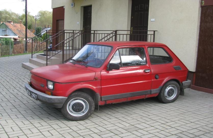 26. Fiat 126 p Projektant/Firma: Fabryka Samochodów Małolitrażowych Polmo Bielsko-Biała w Bielsku-Białej oraz w Tychach Rok i miejsce produkcji: 1986 r.