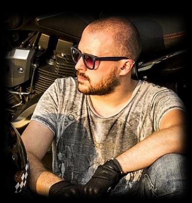 Skład Fundacji Krzysztof Rzepecki Prezes Założyciel oraz prezes Fundacji. Na motocyklu pokonuje kilkadziesiąt tysięcy kilometrów rocznie. Zawodowo związany z Mediami.