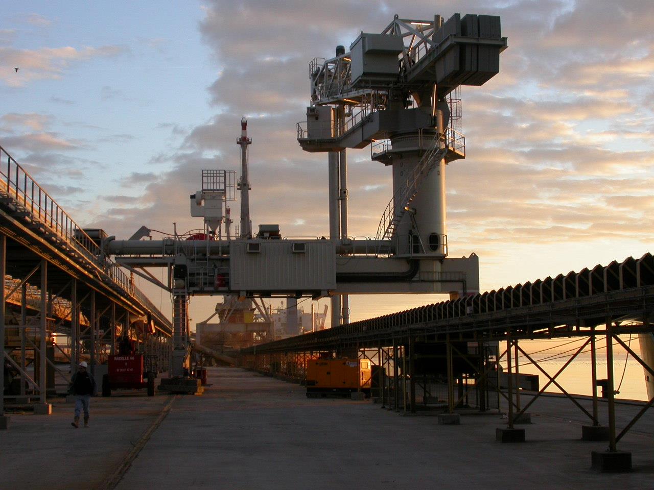 GRUPA 1 KAPITAŁ SKONSOLIDOWANY RAPORT KWARTALNY ZAMET INDUSTRY S.A. I kwartał 2015 r.
