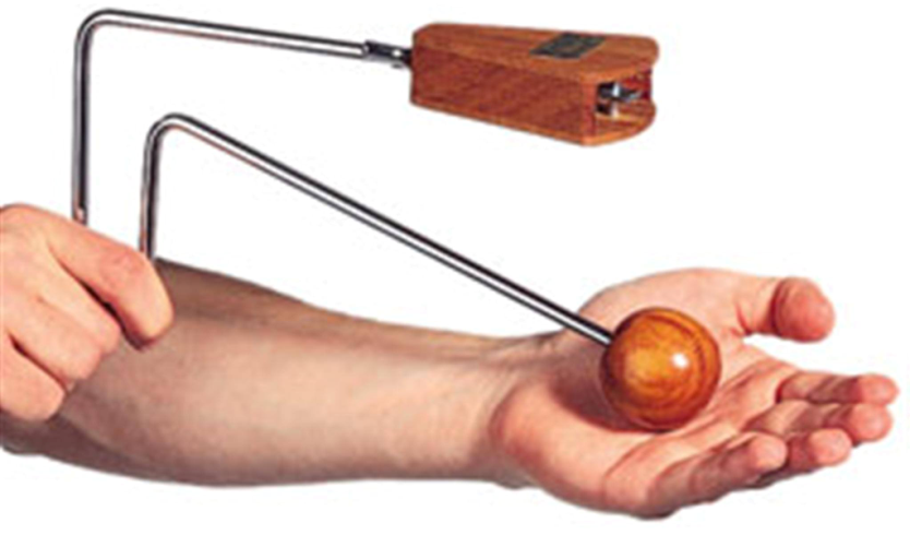 DZWONKI WIETRZNE (WIND CHIMES) Dzwonki wietrzne są zbudowane z zawieszonych na belce rurek, prętów, dzwonków i są zwykle wykonane z metalu lub drewna.