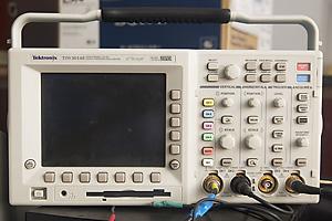 Rys.26. Oscyloskop Tektronix TDS 3014B Do rejestracji poziomu ciśnienia akustycznego wykorzystano miernik poziomu ciśnienia akustycznego Svan 948.