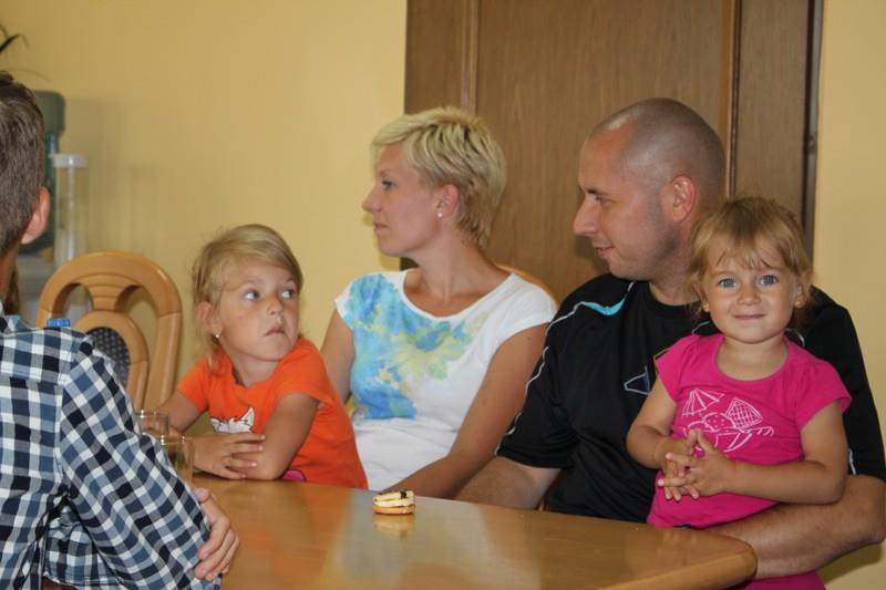 Podstawy prawne i przyjęte rozwiązania Partnerzy uzyskują prawo korzystania z identyfikatora, Wykaz partnerów i oferowanych zniżek publikowany