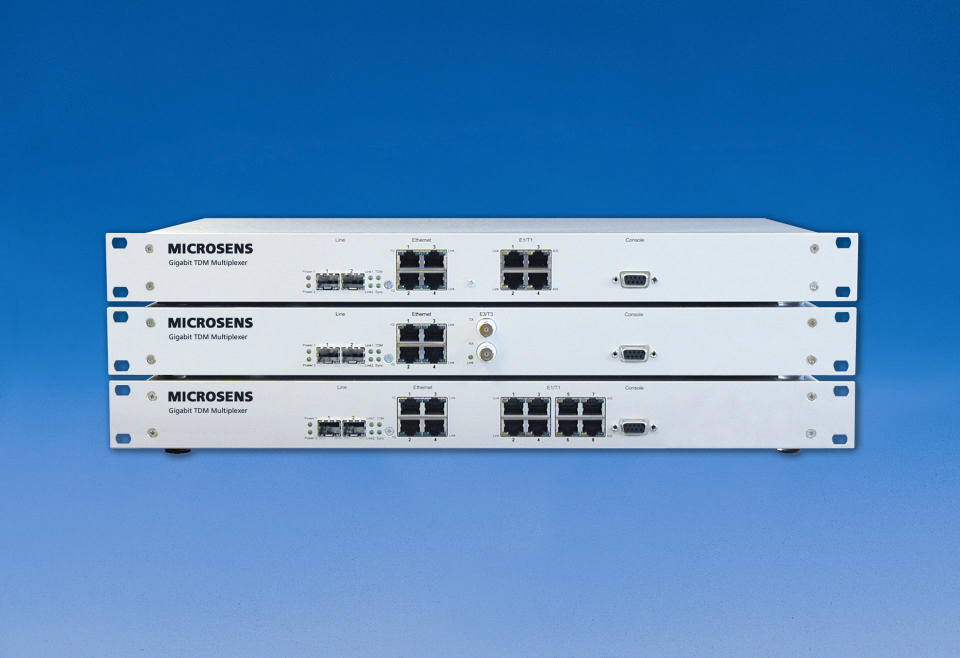 Multiplekser Gigabit TDM MICROSENS Wprowadzenie Gigabit TDM firmy MICROSENS jest optycznym multiplekserem z podziałem czasowym umożliwiającym jednoczesną transmisję głosu i danych.