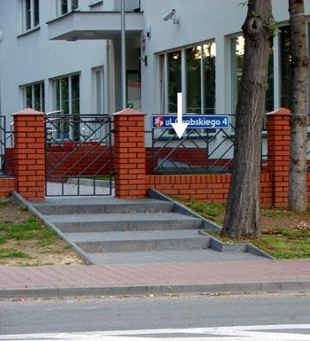 Wymagania techniczno-budowlane ogrodzenia, bramy i furtki nie mogą otwierać się na zewnątrz działki mieć