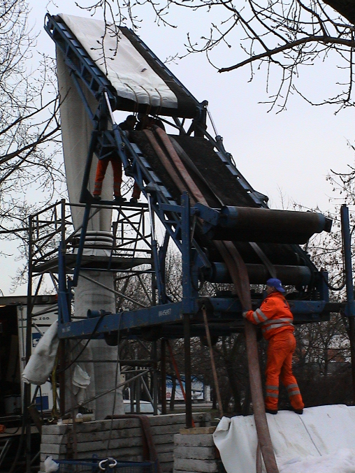 przeprowadzi* renowacj bez utrudnie' dla ruchu ko0owego, szczególnie w cigu Wis0ostrady, zapewni* nieprzerwan prac pompowni Powi+le w trakcie prowadzonych prac, wykona* próby ci+nieniowe na
