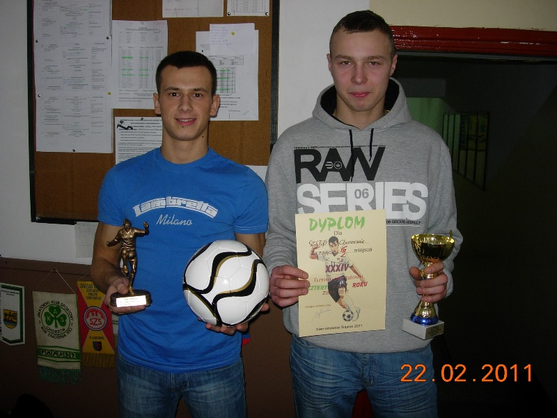 Turniej Piłki Nożnej Halowej w Siemianowicach Śląskich Reprezentacja naszej szkoły zajęła III miejsce w Turnieju Piłki Nożnej Halowej zorganizowanym z cyklu Cztery Pory Roku Zima.